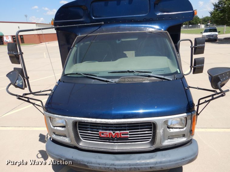 image for item LP9359 2000 GMC G3500  shuttle bus