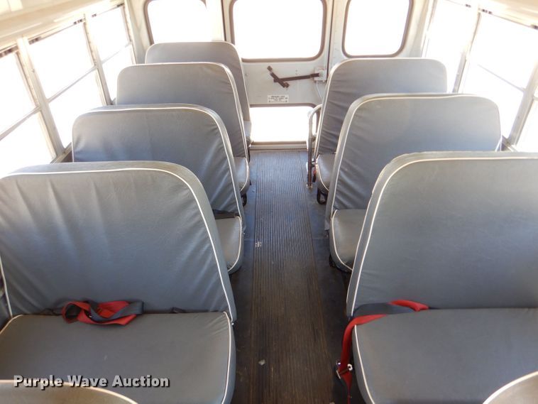 image for item LP9359 2000 GMC G3500  shuttle bus