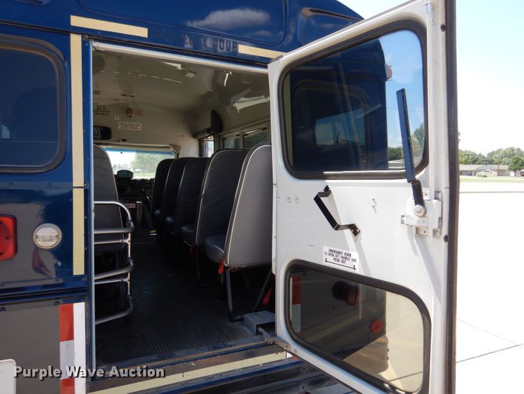 image for item LP9359 2000 GMC G3500  shuttle bus