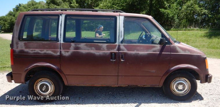image for item LS9245 1991 Chevrolet Astro  van