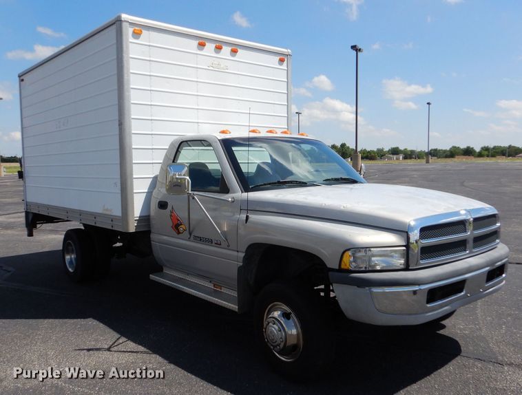 image for item LS9267 1999 Dodge Ram 3500  box truck