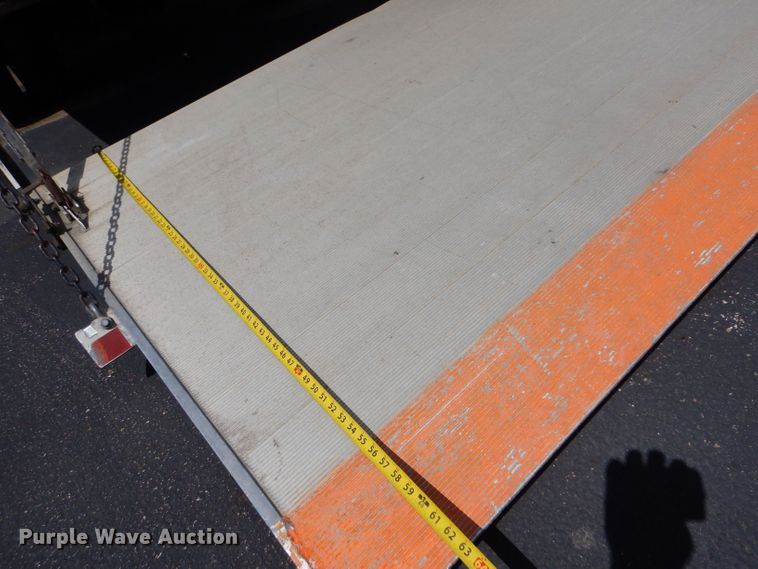 image for item LS9267 1999 Dodge Ram 3500  box truck