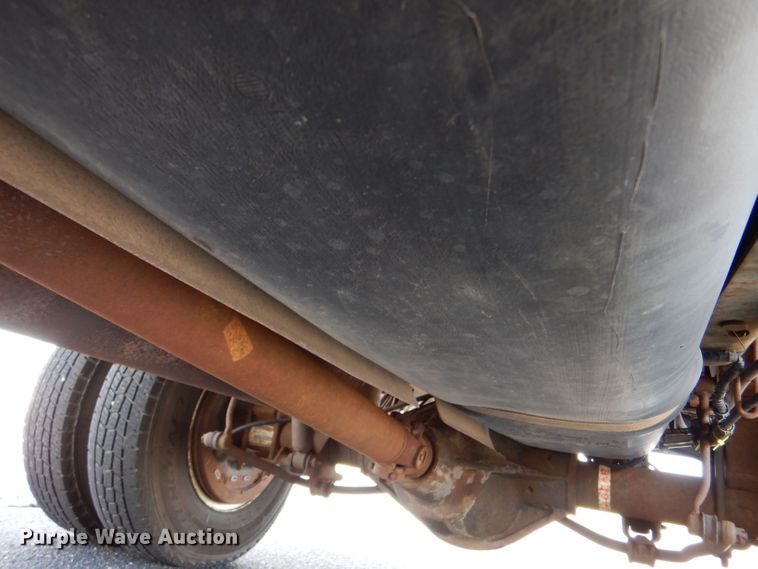 image for item LS9267 1999 Dodge Ram 3500  box truck