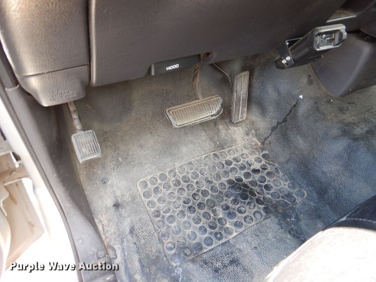 image for item LS9267 1999 Dodge Ram 3500  box truck