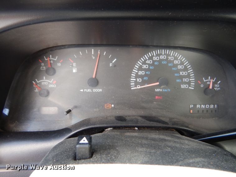 image for item LS9267 1999 Dodge Ram 3500  box truck