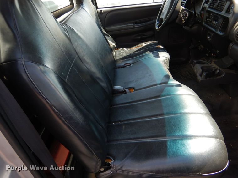 image for item LS9267 1999 Dodge Ram 3500  box truck