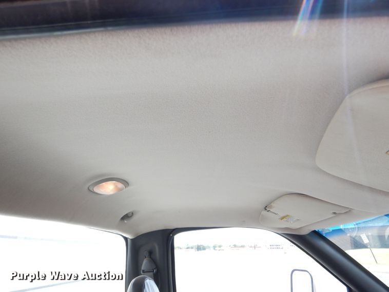 image for item LS9267 1999 Dodge Ram 3500  box truck