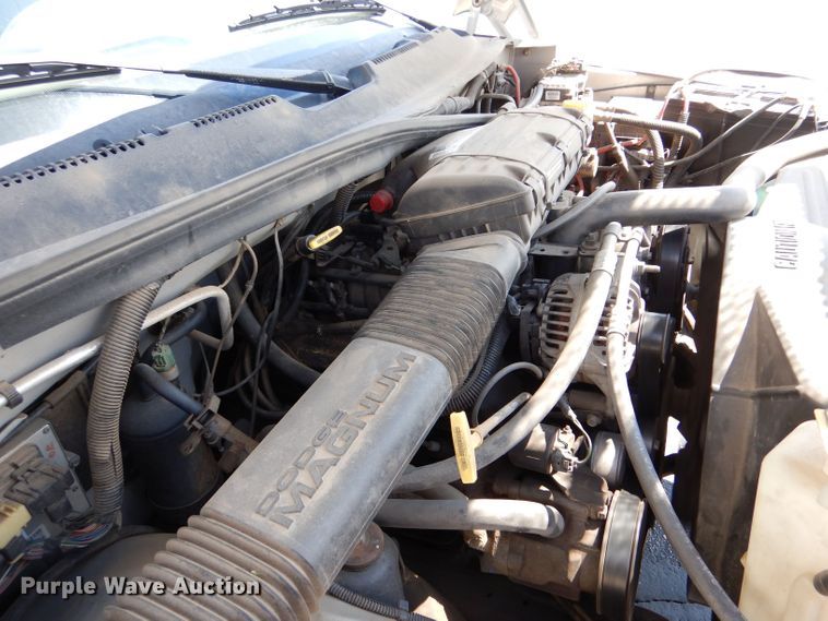 image for item LS9267 1999 Dodge Ram 3500  box truck