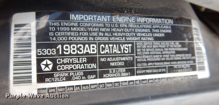 image for item LS9267 1999 Dodge Ram 3500  box truck