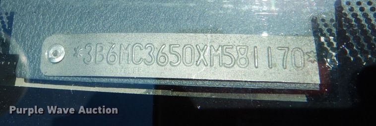 image for item LS9267 1999 Dodge Ram 3500  box truck