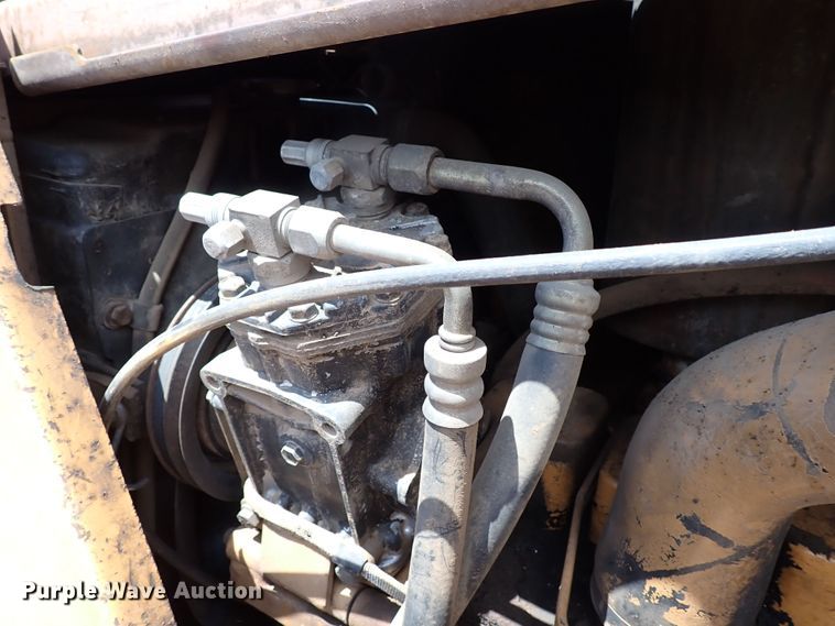 image for item LU9024 1984 Case 580 Super E  landscape tractor