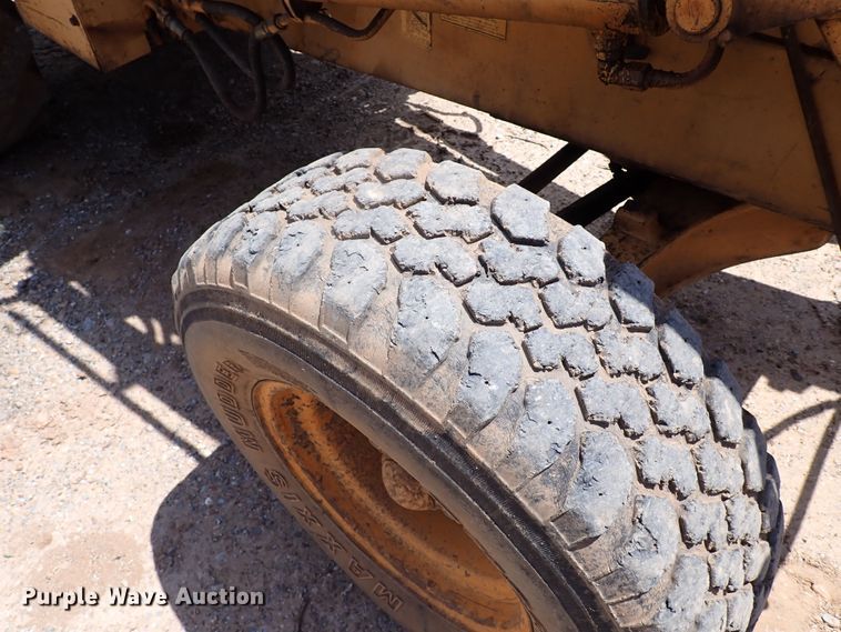 image for item LU9024 1984 Case 580 Super E  landscape tractor