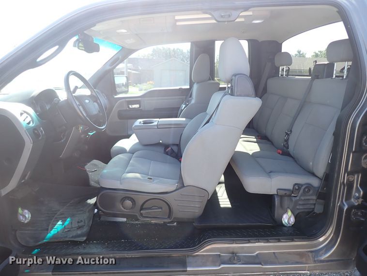 image for item LU9042 2004 Ford F150  SuperCab pickup truck