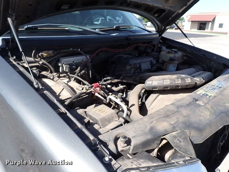 image for item LU9042 2004 Ford F150  SuperCab pickup truck