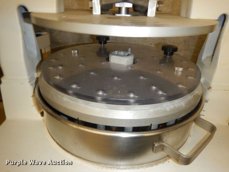 image for item MD9038 Dutchess  dough cutter