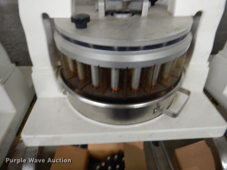 image for item MD9039 Dutchess  dough cutter