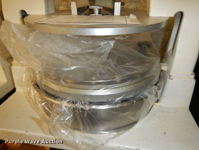 image for item MD9040 Dutchess  dough cutter