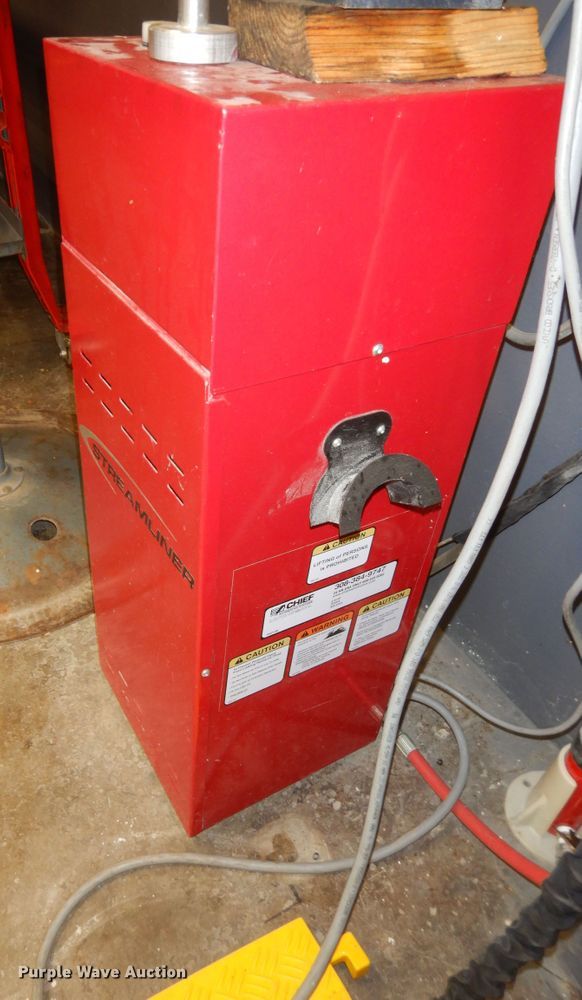 image for item MD9162 2008 Chief Streamliner  automotive lift