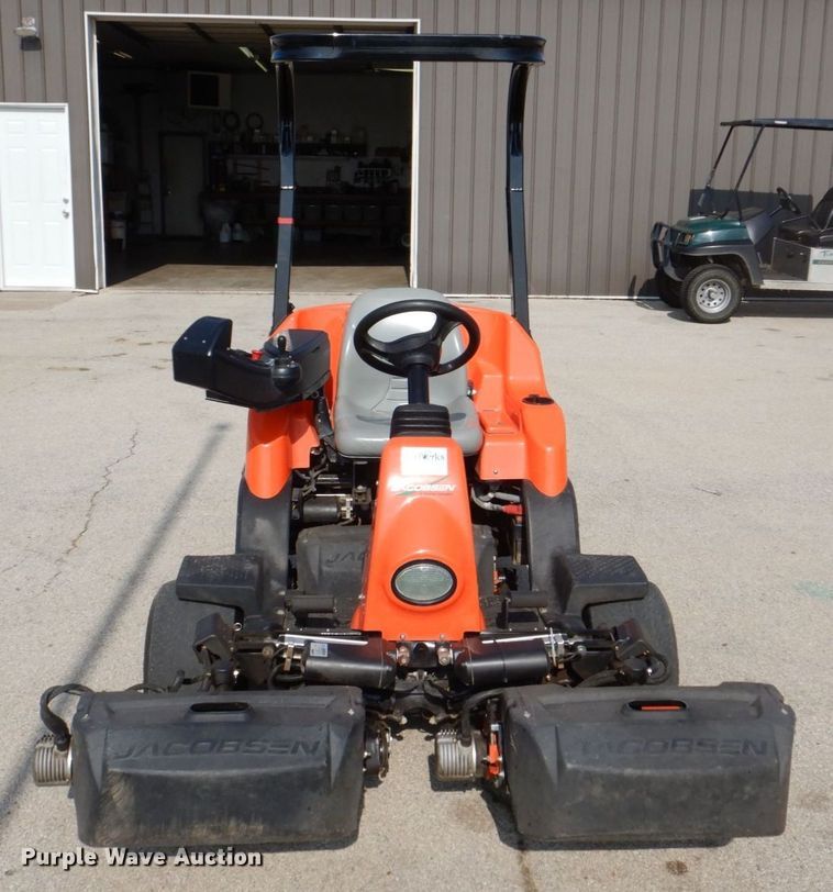 image for item MF9059 2015 Jacobsen Eclipse 322  reel mower