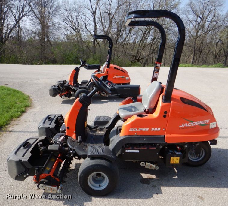 image for item MF9059 2015 Jacobsen Eclipse 322  reel mower