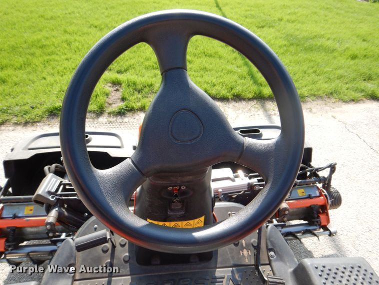 image for item MF9059 2015 Jacobsen Eclipse 322  reel mower