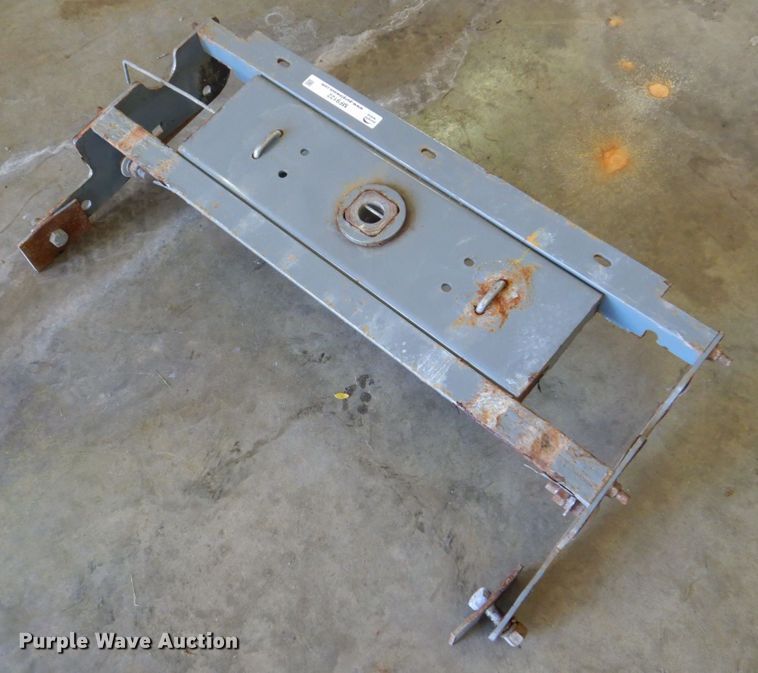 image for item MF9122 B&W  gooseneck hitch