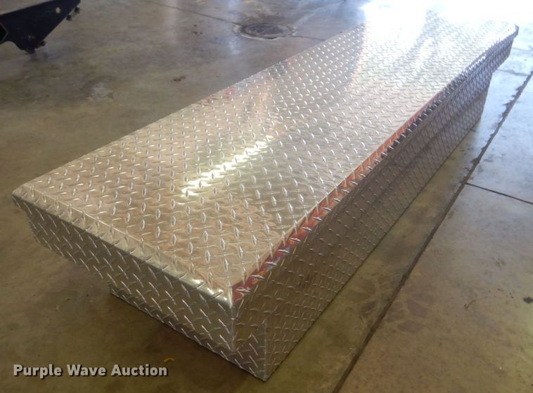 image for item MF9123 Challenger  toolbox