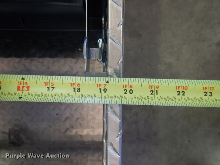 image for item MF9123 Challenger  toolbox