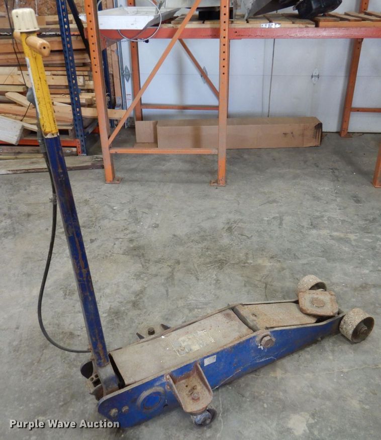 image for item MU9624 Lincoln  floor jack