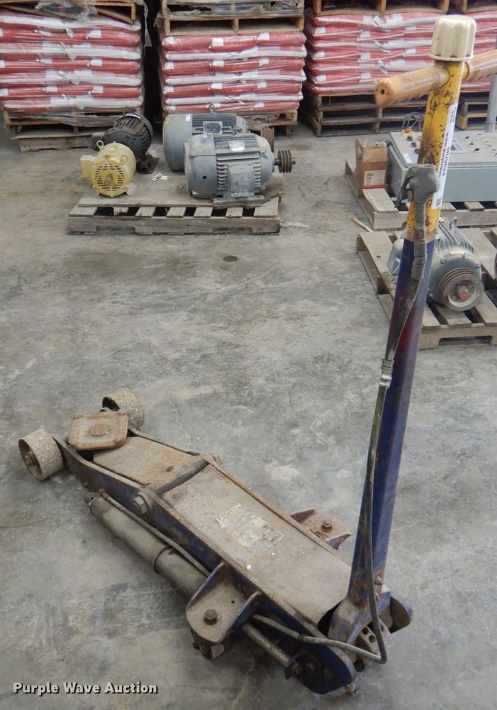 image for item MU9624 Lincoln  floor jack