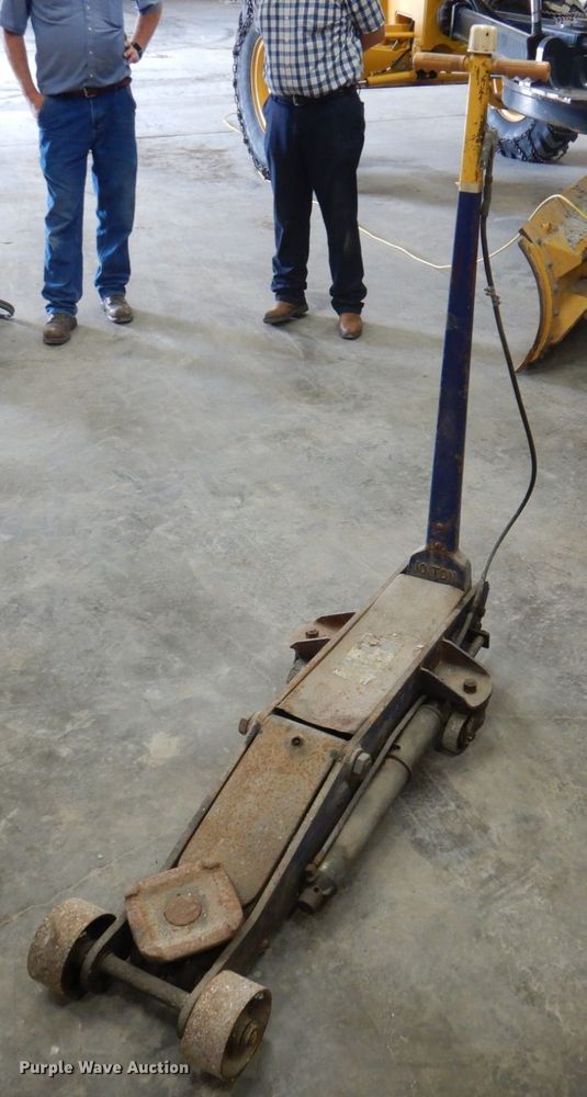 image for item MU9624 Lincoln  floor jack