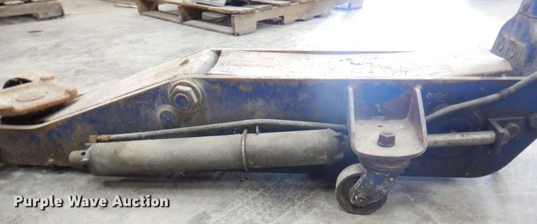 image for item MU9624 Lincoln  floor jack