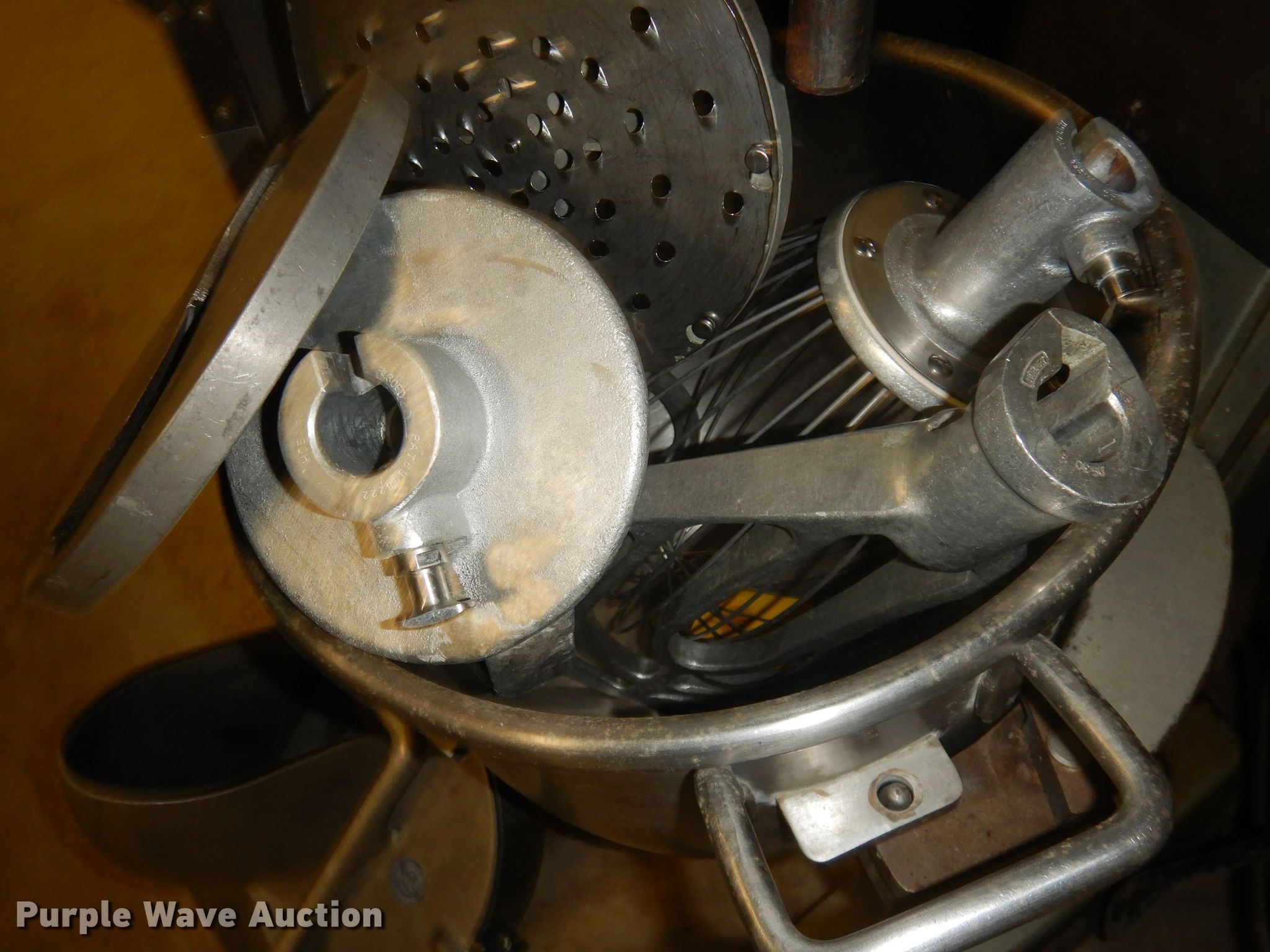 Hobart mixer in Kansas City, KS Item MD9041 sold Purple Wave