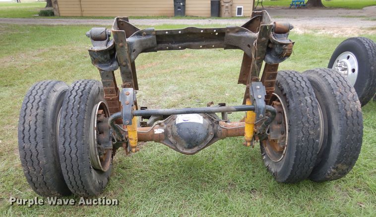 image for item DH8533 RV front and rear axle assemblies