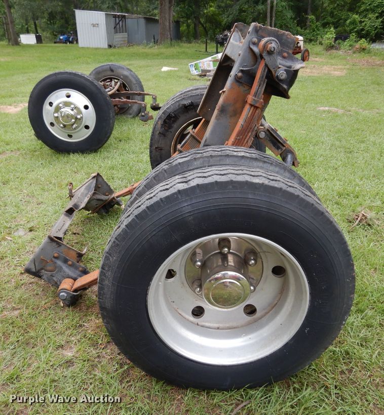 image for item DH8533 RV front and rear axle assemblies