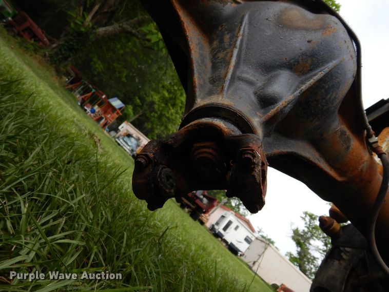 image for item DH8533 RV front and rear axle assemblies