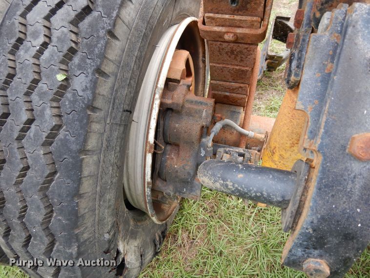 image for item DH8533 RV front and rear axle assemblies