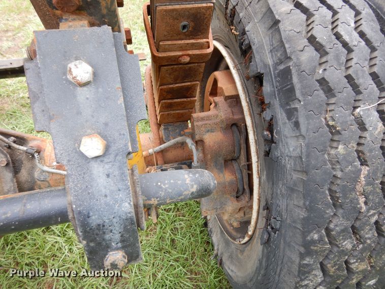 image for item DH8533 RV front and rear axle assemblies