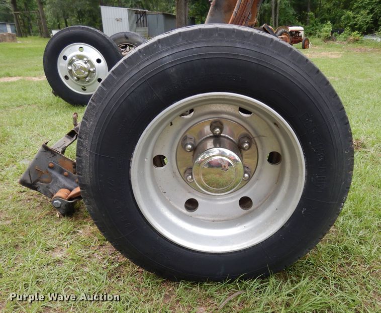 image for item DH8533 RV front and rear axle assemblies