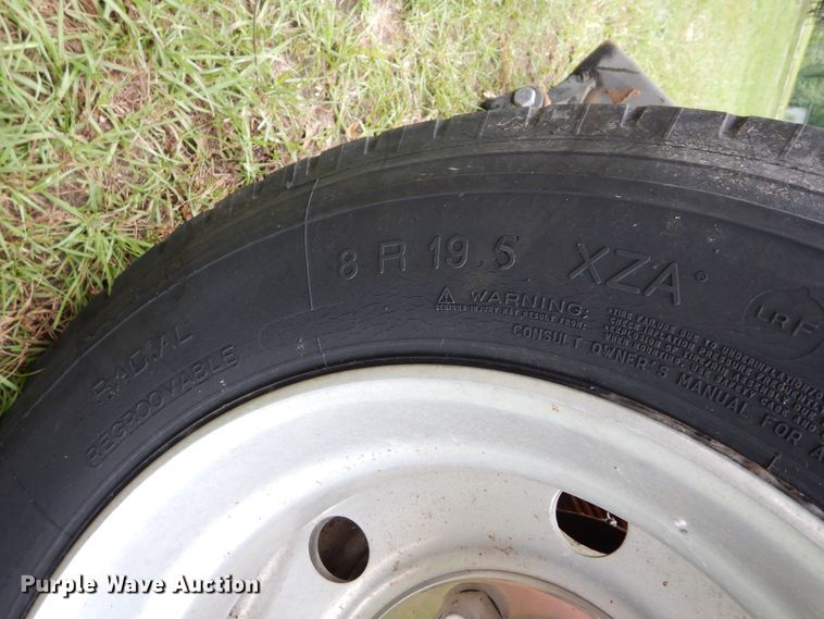 image for item DH8533 RV front and rear axle assemblies