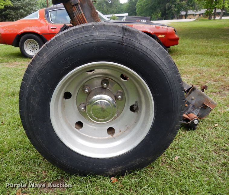 image for item DH8533 RV front and rear axle assemblies