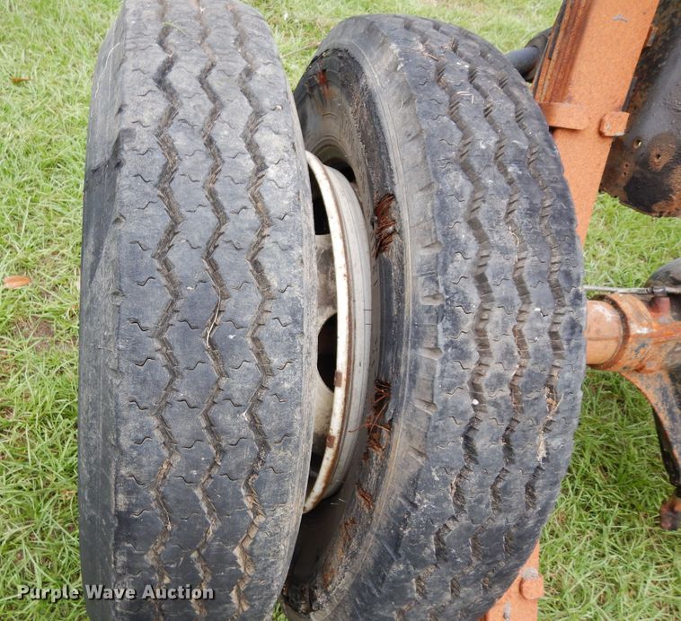 image for item DH8533 RV front and rear axle assemblies