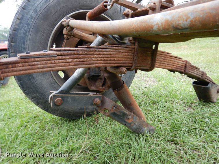 image for item DH8533 RV front and rear axle assemblies