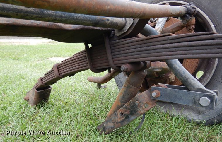 image for item DH8533 RV front and rear axle assemblies