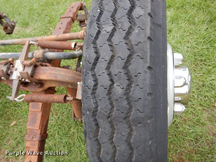 image for item DH8533 RV front and rear axle assemblies