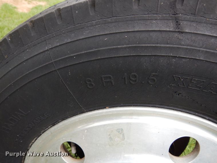 image for item DH8533 RV front and rear axle assemblies