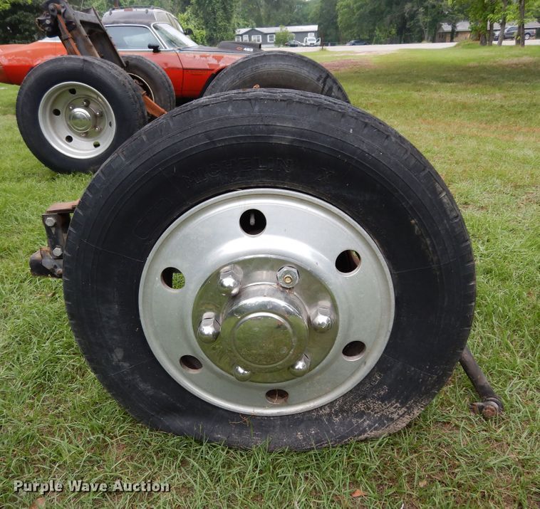 image for item DH8533 RV front and rear axle assemblies