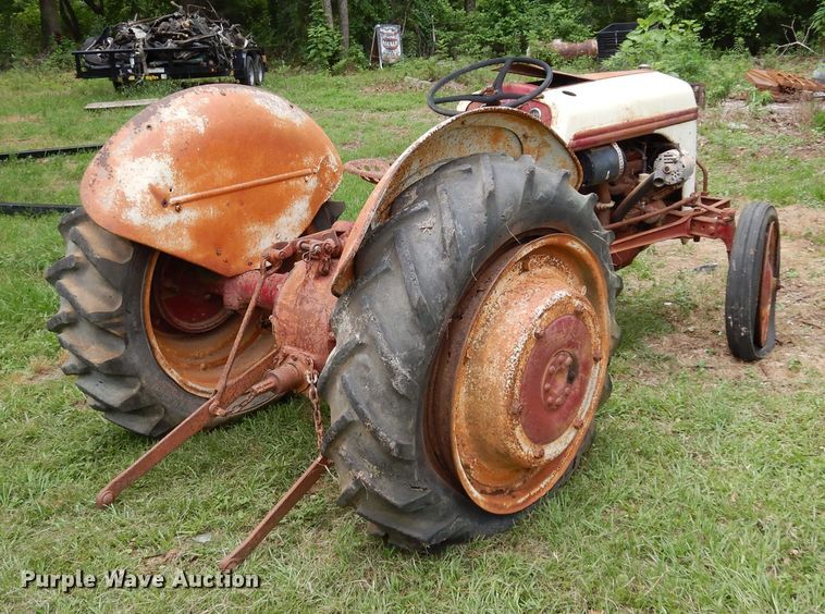 image for item DH8534 Ford  tractor
