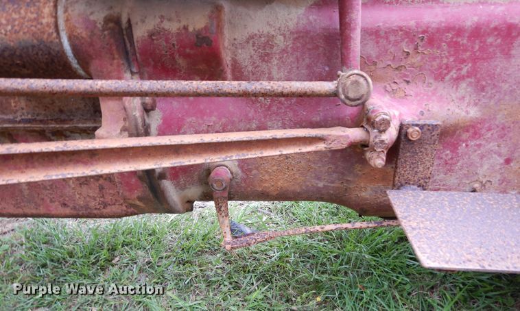 image for item DH8534 Ford  tractor