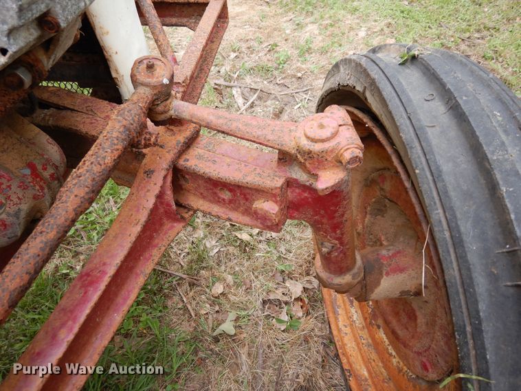image for item DH8534 Ford  tractor